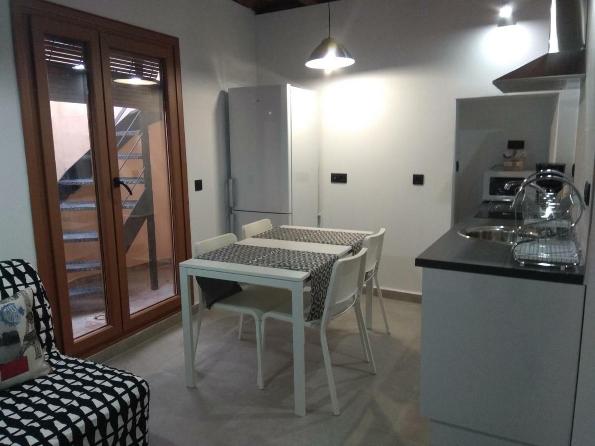 Caleros 8 Apartamento - Apartamentos De La Parte Antigua De Caces Екстериор снимка
